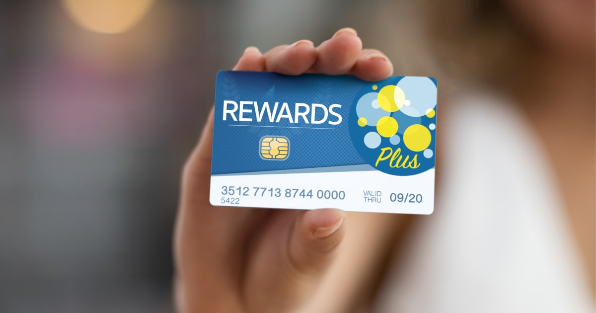 Програми за наградување со кредитни картички: максимизирајте го вашето искуство во казиното