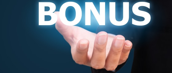 Бонуси за добредојде наспроти бонуси без депозит во онлајн казина 2024